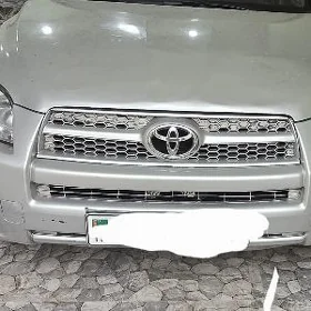 Toyota RAV4 2010