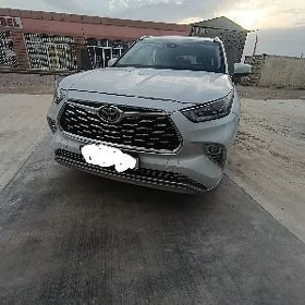 Toyota Highlander 2024