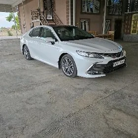 Toyota Camry 2021