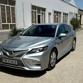 Toyota Camry 2021