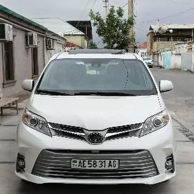 Toyota Sienna 2018