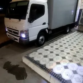 Mitsubishi Canter 2025