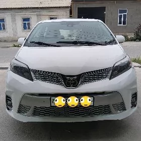 Toyota Sienna 2019
