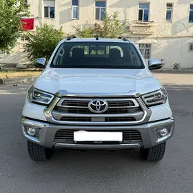 Toyota Hilux 2023