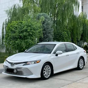 Toyota Camry 2018