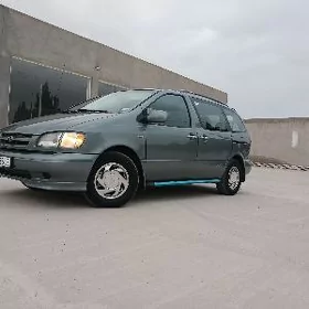 Toyota Sienna 2000