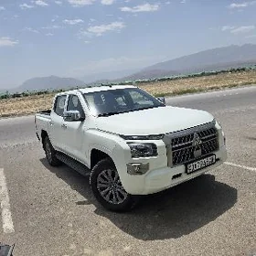 Mitsubishi L200 2025