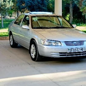 Toyota Camry 1999
