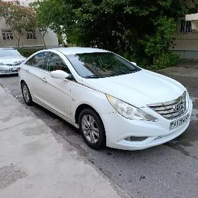 Hyundai Sonata 2011