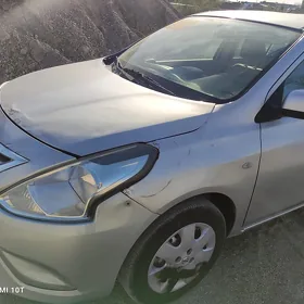 Nissan Sunny 2023