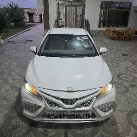 Toyota Camry 2021