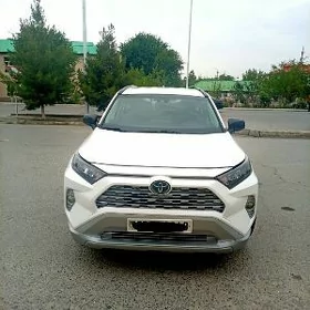 Toyota RAV4 2021