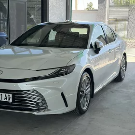 Toyota Camry 2025