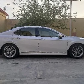 Toyota Camry 2018