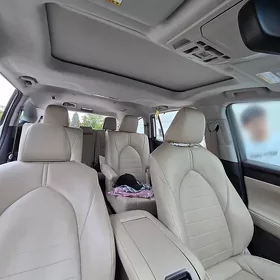 Toyota Highlander 2021