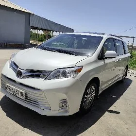 Toyota Sienna 2019