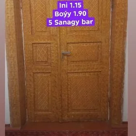 Gapylar Aýna derweže Tapçan