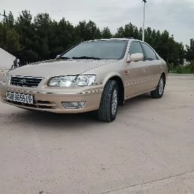 Toyota Camry 2001