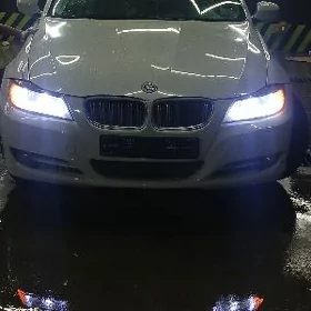BMW 330 2010
