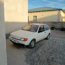 Ford Festiva 1989