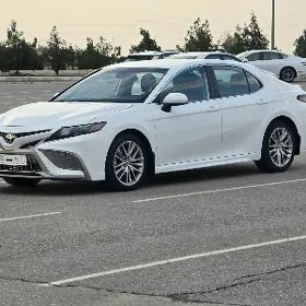 Toyota Camry 2021