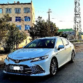 Toyota Camry 2021