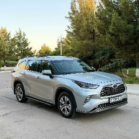 Toyota Highlander 2022