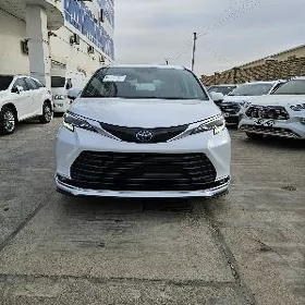 Toyota Sienna 2022