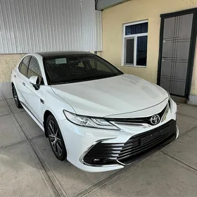 Toyota Camry 2024