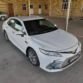 Toyota Camry 2021