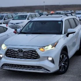 Toyota Highlander 2021