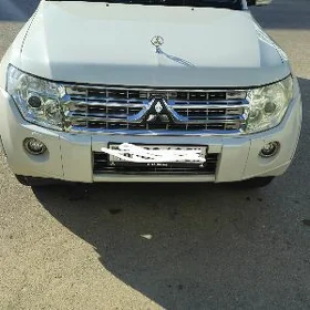 Mitsubishi Pajero 2011