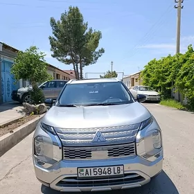 Mitsubishi Outlander 2023