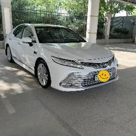 Toyota Camry 2021
