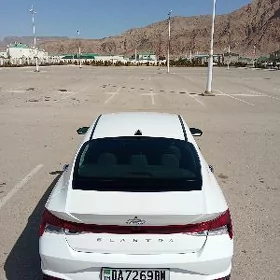 Hyundai Elantra 2021