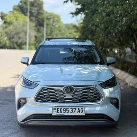 Toyota Highlander 2022