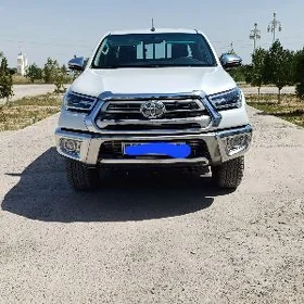 Toyota Hilux 2025