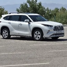 Toyota Highlander 2022