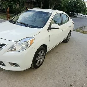 Nissan Versa 2011