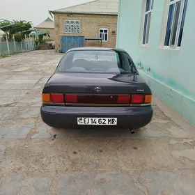 Toyota Sprinter 1995