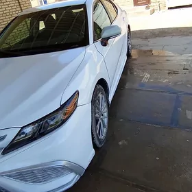 Toyota Camry 2021