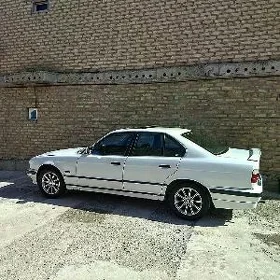 BMW 525 1990
