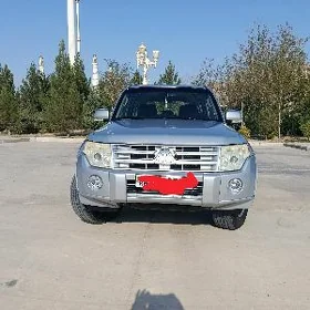 Mitsubishi Pajero 2008