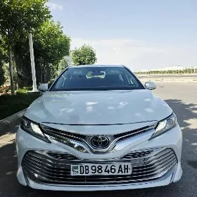 Toyota Camry 2020