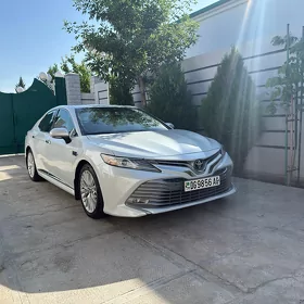 Toyota Camry 2018