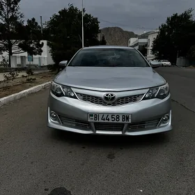 Toyota Camry 2013