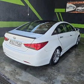 Hyundai Sonata 2011