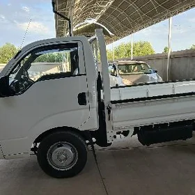 Kia Bongo 2015