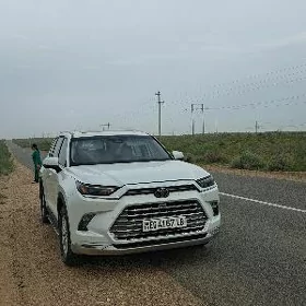 Toyota Grand Highlander 2023