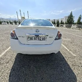 Nissan Altima 2012